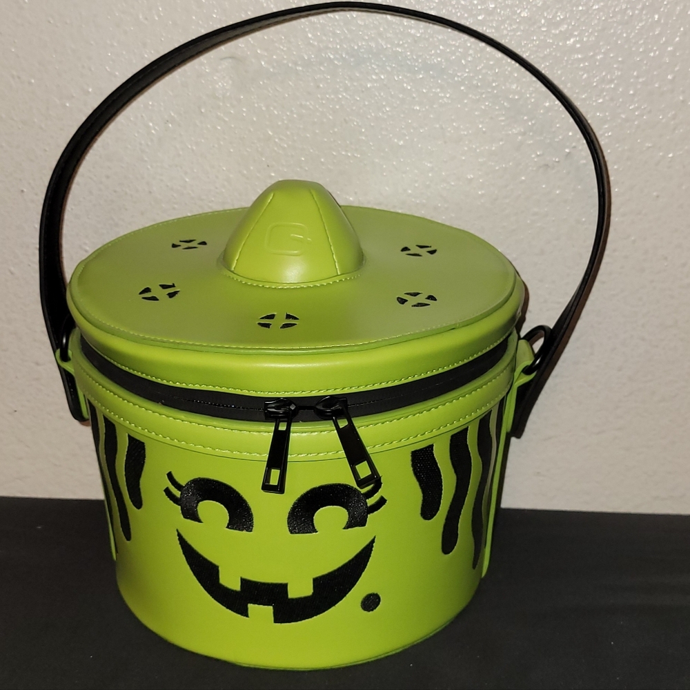 Green Novelty Bucket Bag with Playful Face Detail